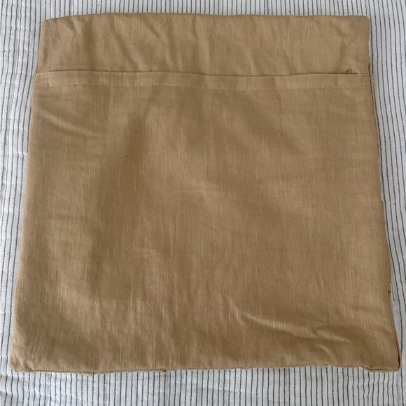 Southern Living Beige Linen Pillowcase Set of 2 - Picture 2 of 3